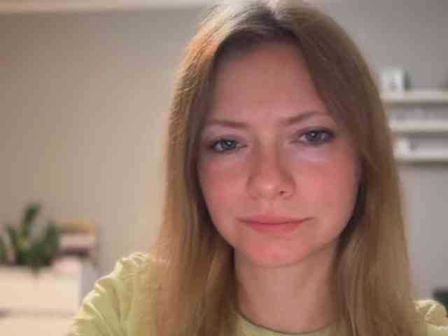 kissMillie webcam