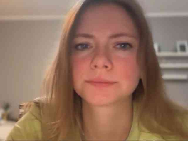 kissMillie webcam