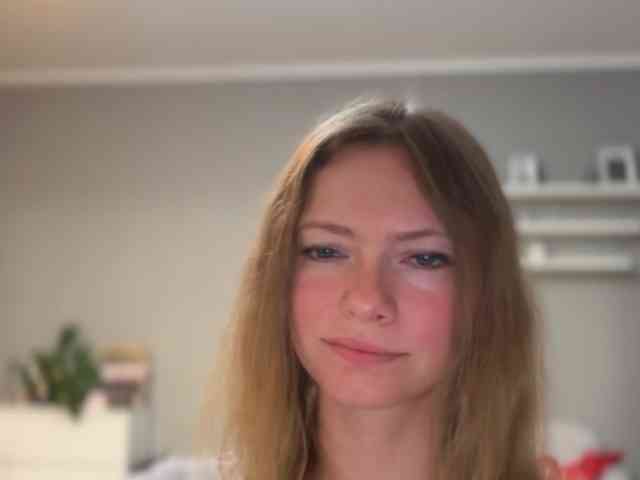 kissMillie webcam