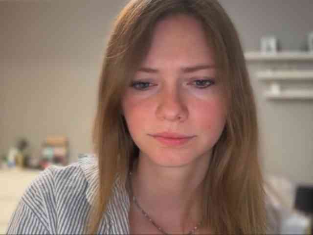 kissMillie webcam