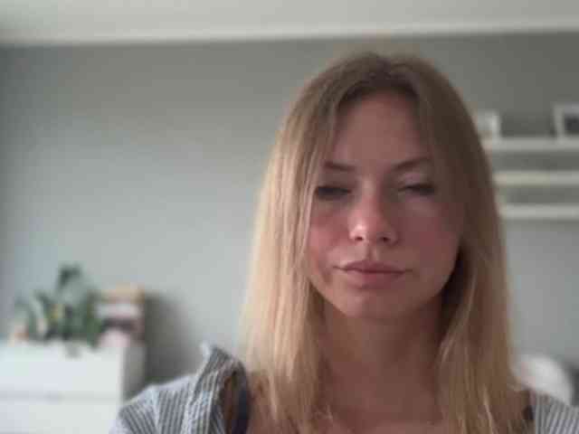 kissMillie webcam