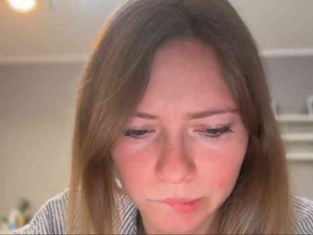 kissMillie webcam