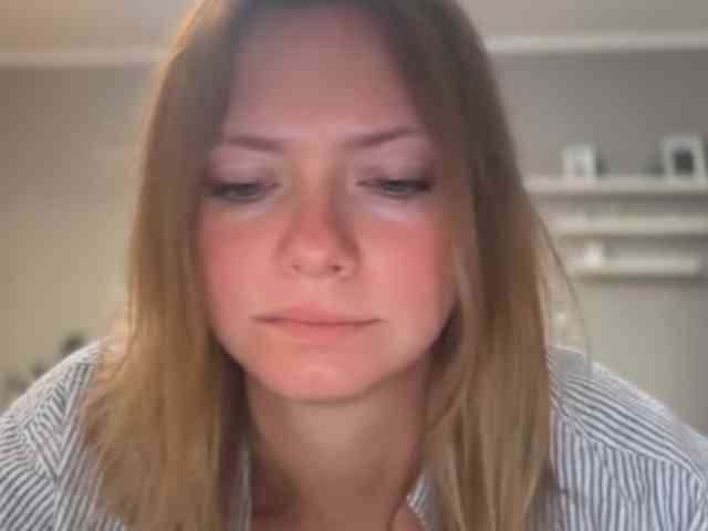 kissMillie webcam
