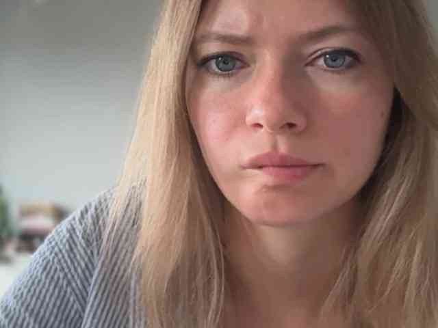 kissMillie webcam