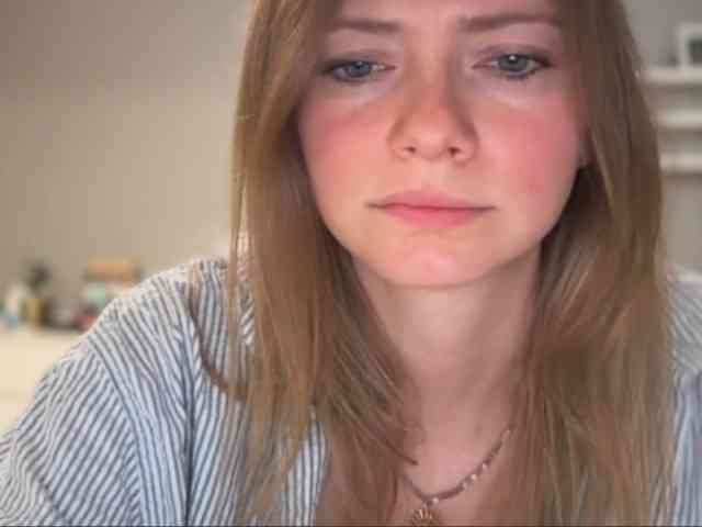 kissMillie webcam