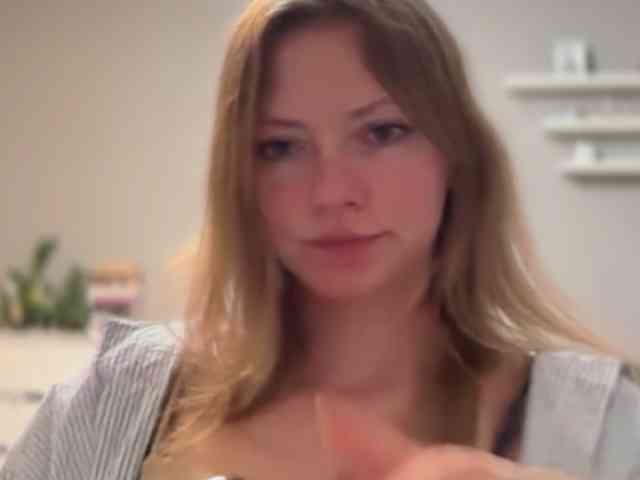 kissMillie webcam