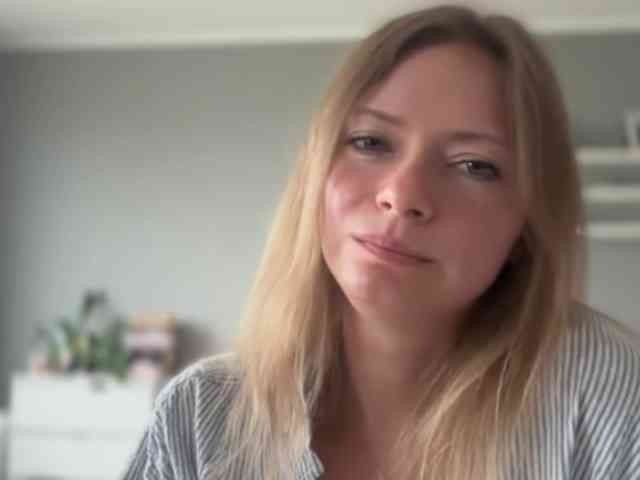kissMillie webcam