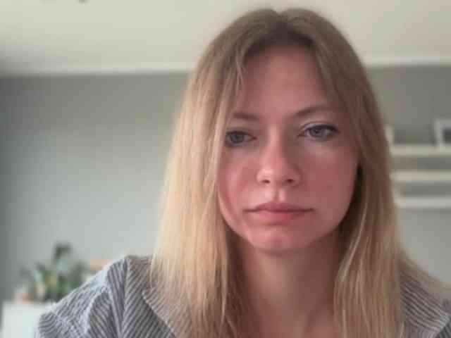 kissMillie webcam