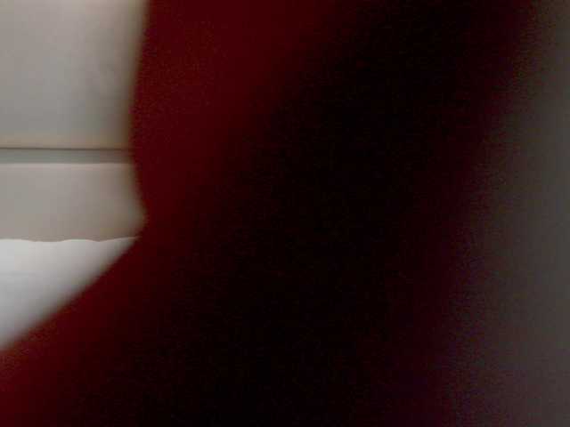 IsoldeBliss live cam on BongaCams