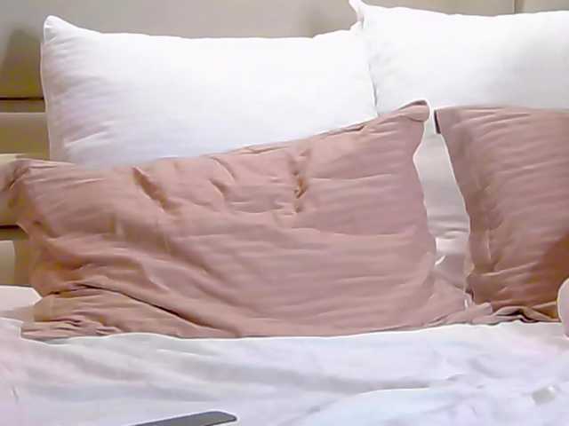IsoldeBliss live cam on BongaCams