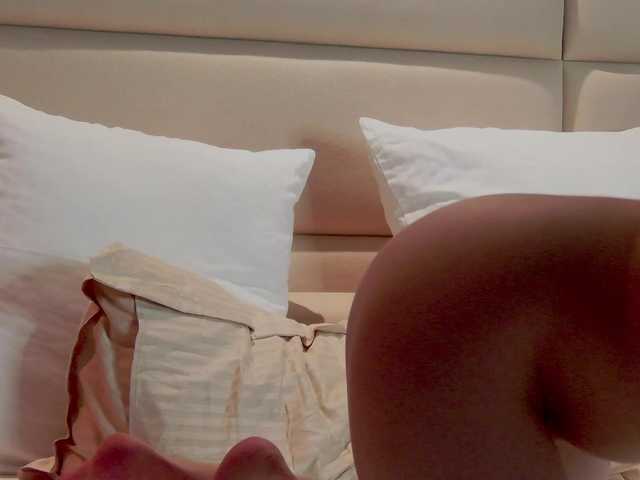 IsoldeBliss live cam on BongaCams