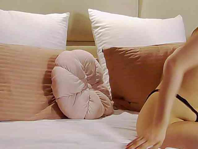 IsoldeBliss webcam
