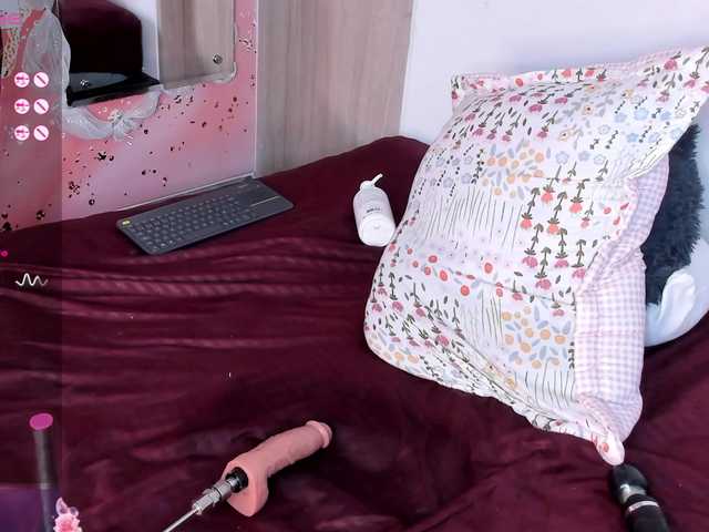 Isa-Jonness live webcam show