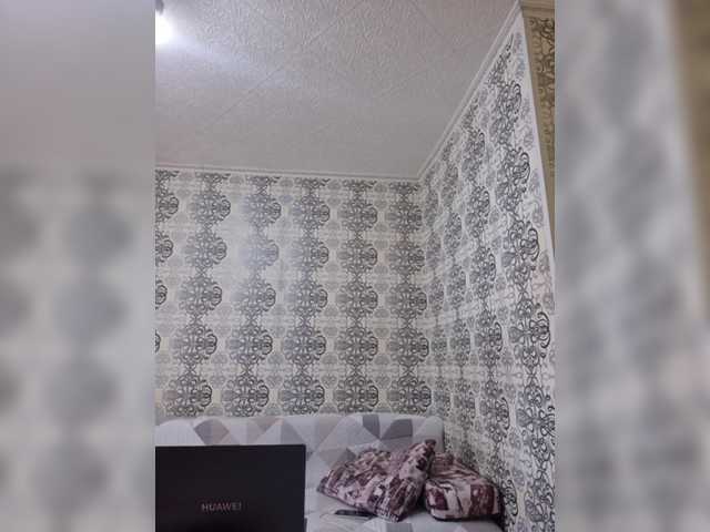 -Little-Devil's BongaCams show and profile