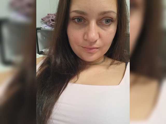MiLAshKaA live cam preview