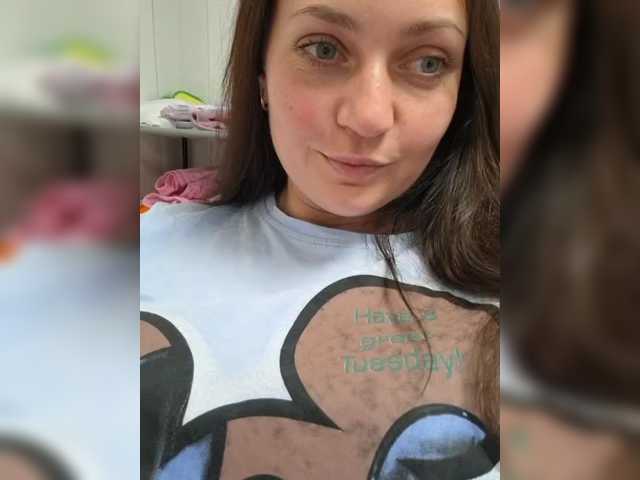 MiLAshKaA live cam preview