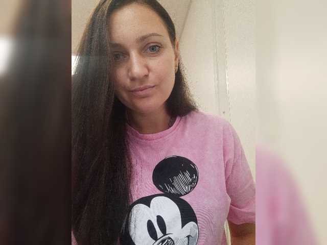 MiLAshKaA live cam preview