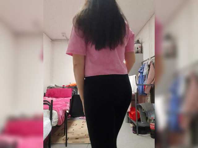 MiLAshKaA live webcam show