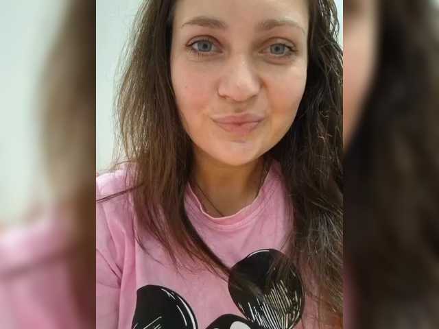 MiLAshKaA live cam on BongaCams
