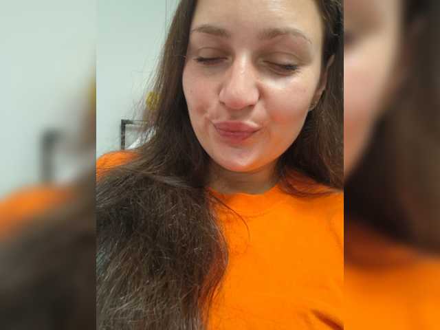MiLAshKaA live cam on BongaCams