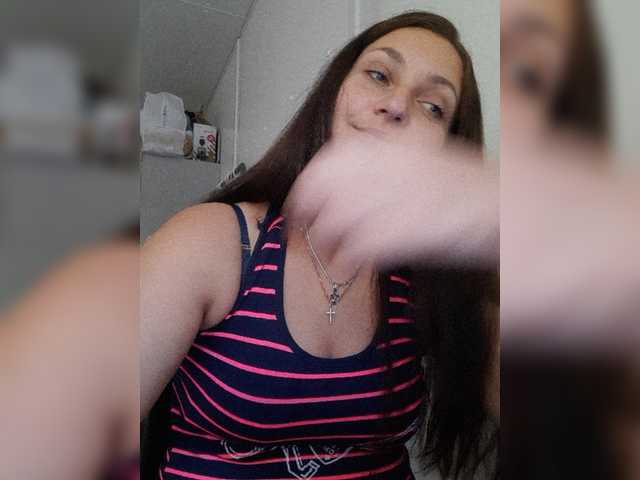 MiLAshKaA live cam on BongaCams
