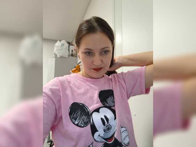 MiLAshKaA live cam on BongaCams