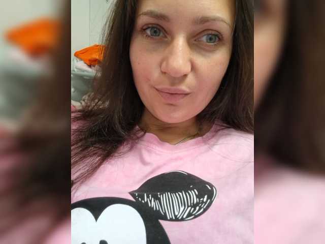 MiLAshKaA live cam preview