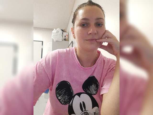 MiLAshKaA live cam on BongaCams