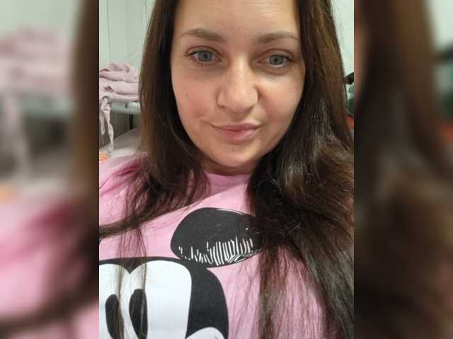 MiLAshKaA live cam on BongaCams