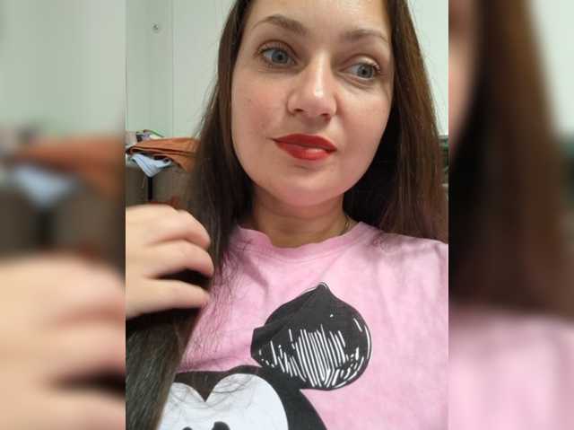 MiLAshKaA live cam preview