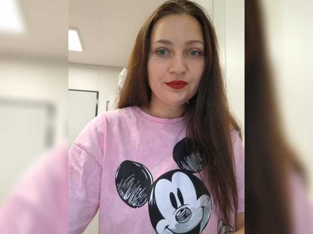 MiLAshKaA live cam preview