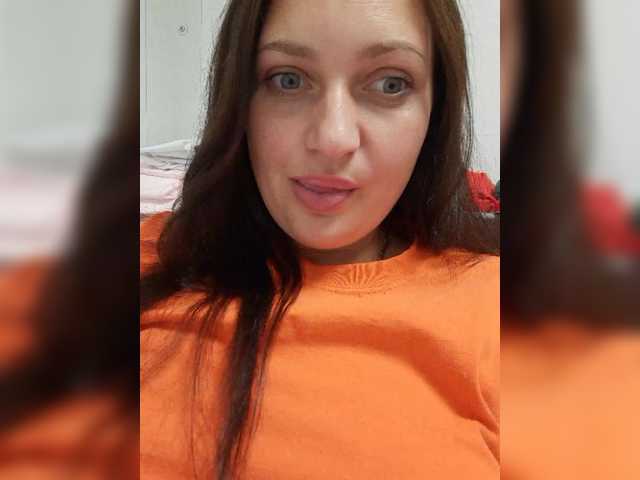 MiLAshKaA live webcam show