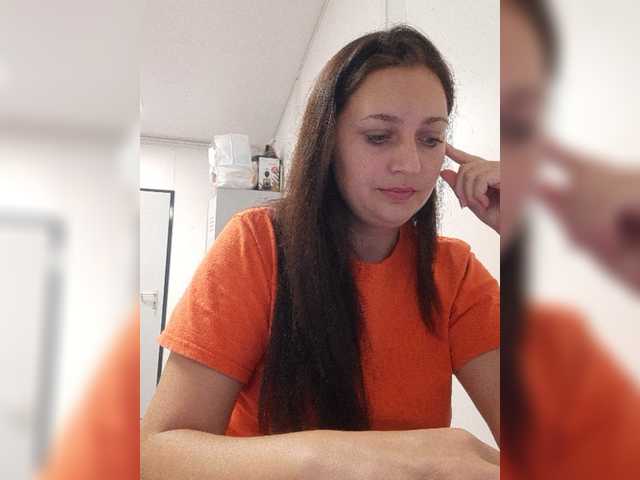 MiLAshKaA live webcam show