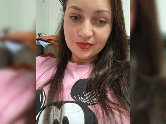 MiLAshKaA live cam preview