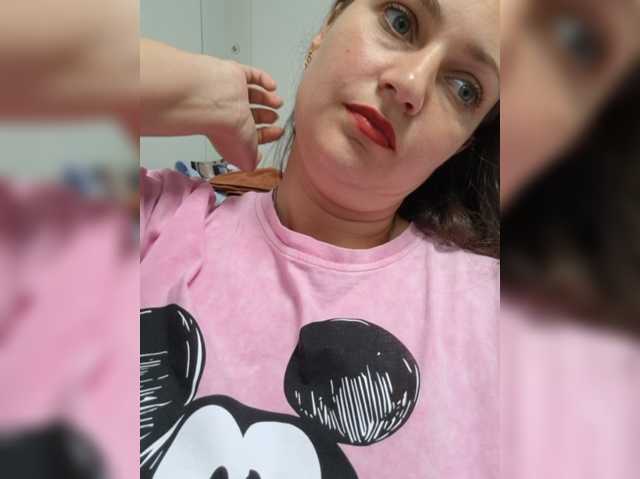 MiLAshKaA live cam preview