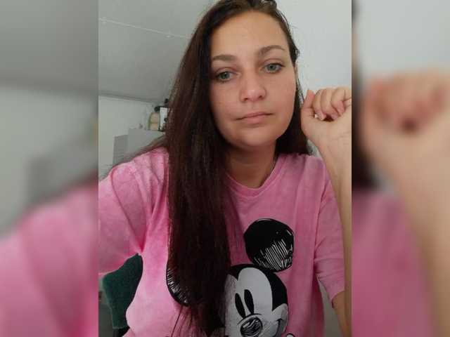 MiLAshKaA live webcam show