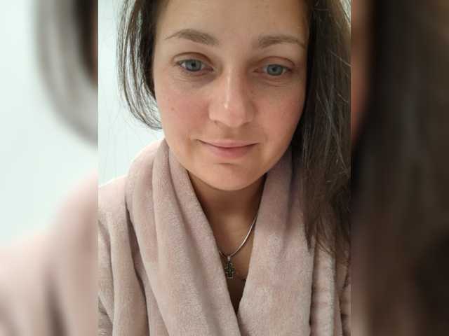MiLAshKaA live webcam show