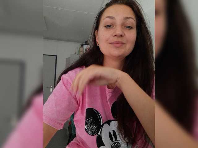 MiLAshKaA live webcam show