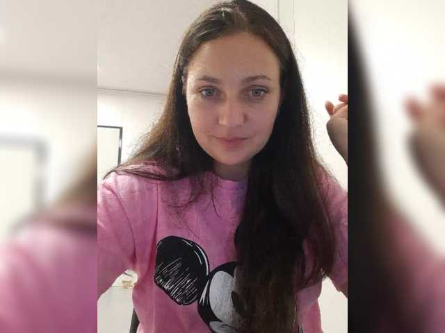 MiLAshKaA live webcam show