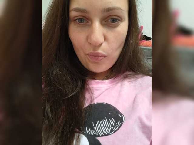 MiLAshKaA live cam on BongaCams