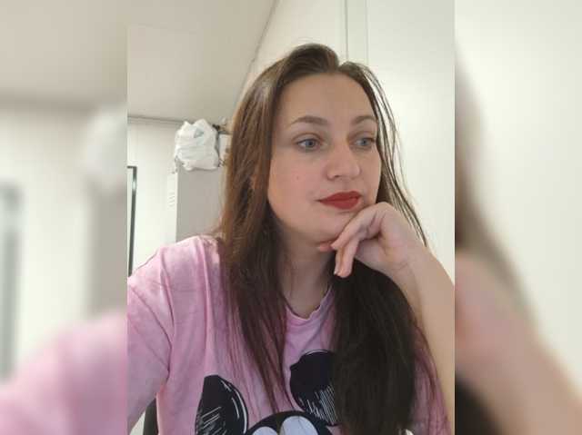 MiLAshKaA live cam preview