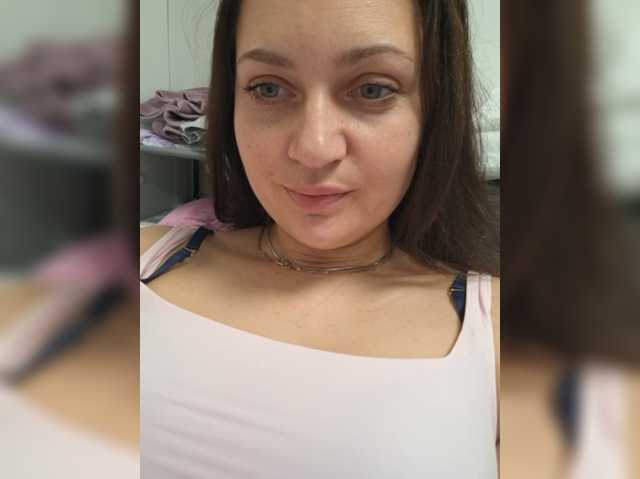 MiLAshKaA live cam on BongaCams