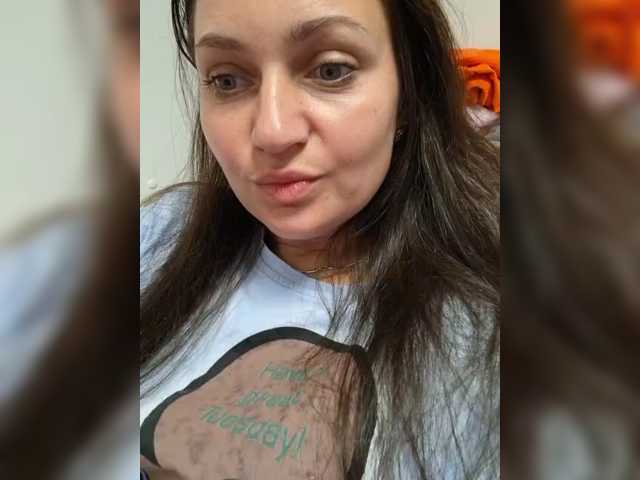 MiLAshKaA live cam preview