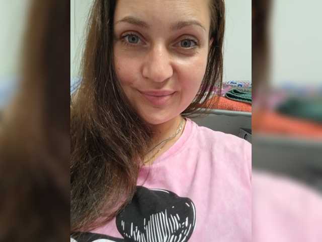 MiLAshKaA live cam preview