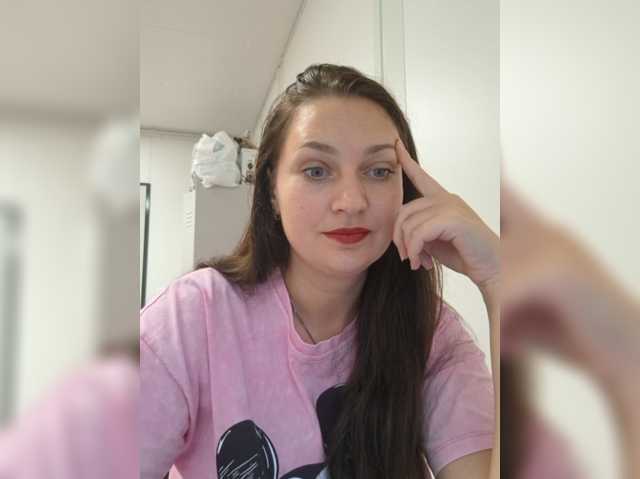 MiLAshKaA live cam preview