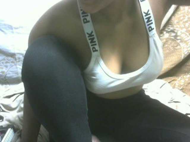 Amelia25 live cam on BongaCams