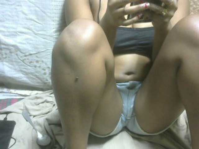 Amelia25 live cam on BongaCams