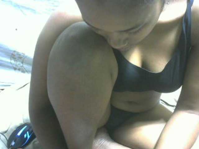 Amelia25 live cam on BongaCams