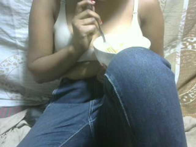 Amelia25 live cam on BongaCams