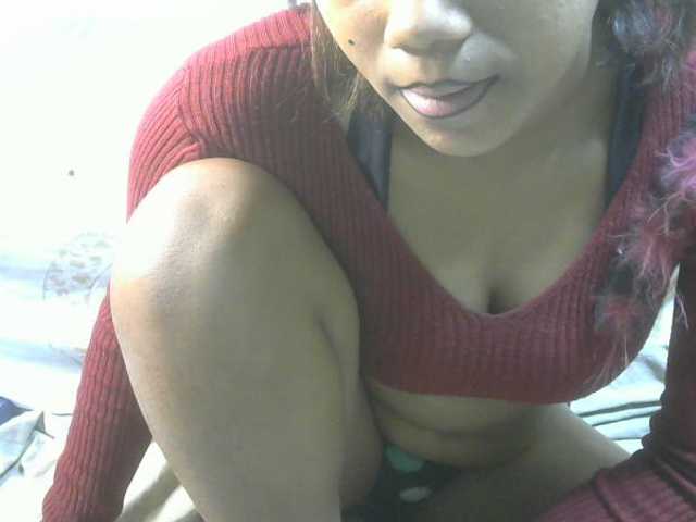 Amelia25 live cam on BongaCams